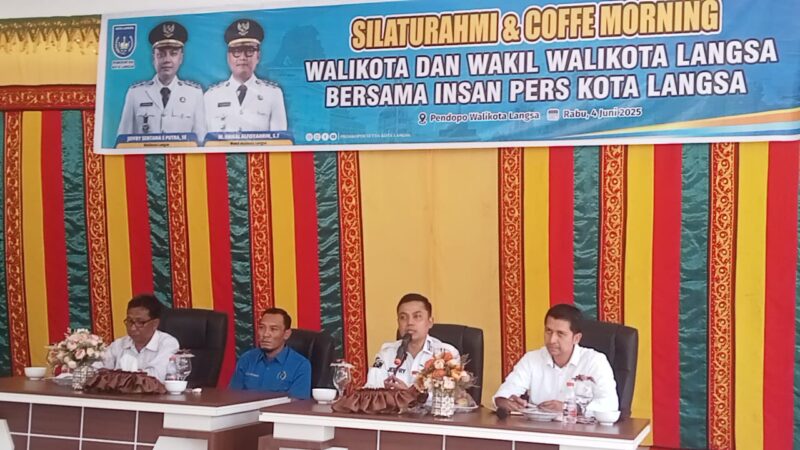 Caption : Walikota Langsa, Kadis Kominfo, Kabid Informasi Komunikasi Publik dan Ketua PWI kota Langsa, Ajak Media Bersinergi Lewat Coffee Morning (doc) – langsa.klikindonesia.co