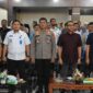 Caption: Walikota Langsa Jeffry Sentana S Putra, anggota DPR RI, Dr. H. M. Nasir Djamil, M.Si, dan kepala BNN kota Langsa, Dr. Muhammad Dahlan, SH, MH, menggelar evaluasi pelaksanaan Program Desa Bersinar (Bersih Narkoba) di Aula Setdakot Langsa, Rabu (11/6/2025).