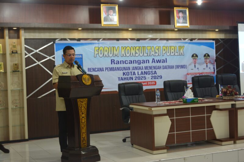 Caption: Walikota Langsa, Jeffry Sentana S Putra, SE membuka secara resmi Forum Konsultasi Publik Rancangan Awal RPJMD kota Langsa 2025-2030 (doc)-langsa.klikindonesia.co