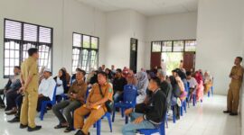 Caption: Camat Langsa Timur, Heri Setiawan beraudiensi dan mendengarkan aspirasi masyarakat Gampang Cinta Raja..