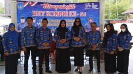 Caption: Sekretaris Daerah (Sekda) Kota Langsa, Dra. Suhartini, S. Pd, M. Pd yang juga menjabat sebagai Ketua KORPRI Kota Langsa didampingi oleh para Asisten Pimpinan Perangkat Daerah (OPD).