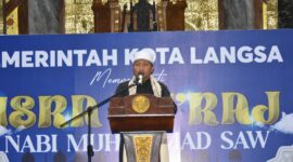 Caption: Foto Tgk. H. Syeh Muhajir Usman, S. Ag., LLM., memberikan tausiah.
