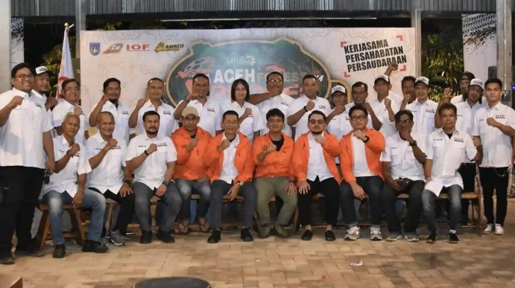 Caption: Foto bersama Ketua IOF Aceh, Ahmad Haiqal Asri, Ketua IOF Cabang Kota Langsa  Mukris Jumadi, SE dan Para Pengurus IOF Cabang Kota Langsa.