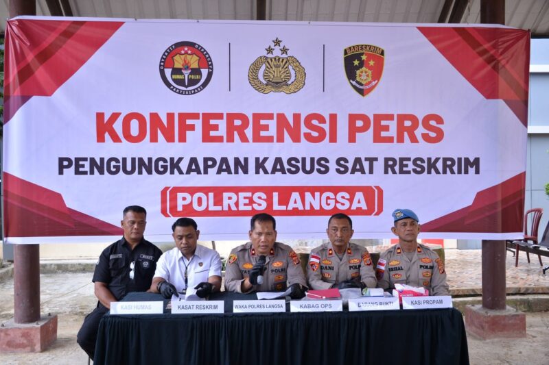 Caption:Satuan Reserse Kriminal(Sat Reskrim) Polres Langsa, menggelar konfrensi pers di Mapolres Langsa, Selasa (14/04/2026).