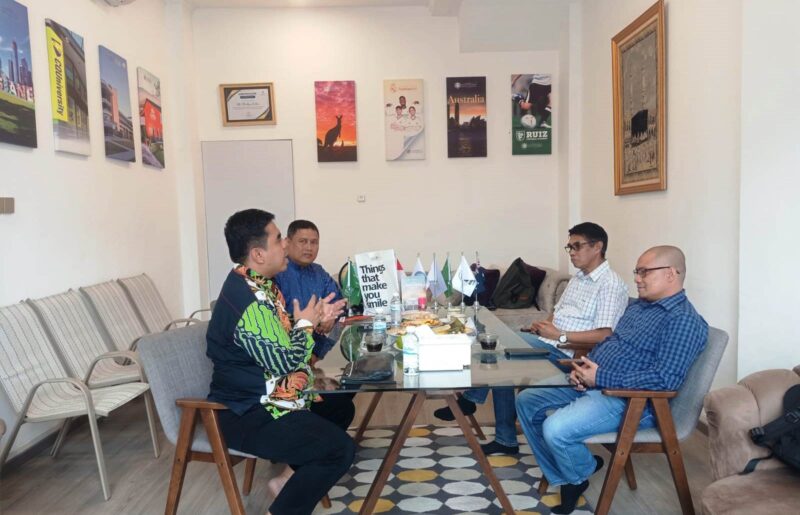Caption: Pengurus DPP PJS diterima Ketua Dewan Kehormatan DPP PJS, Farid Aljawi di kantor Tursina Tour, Selasa (05/05/2026) di Jakarta